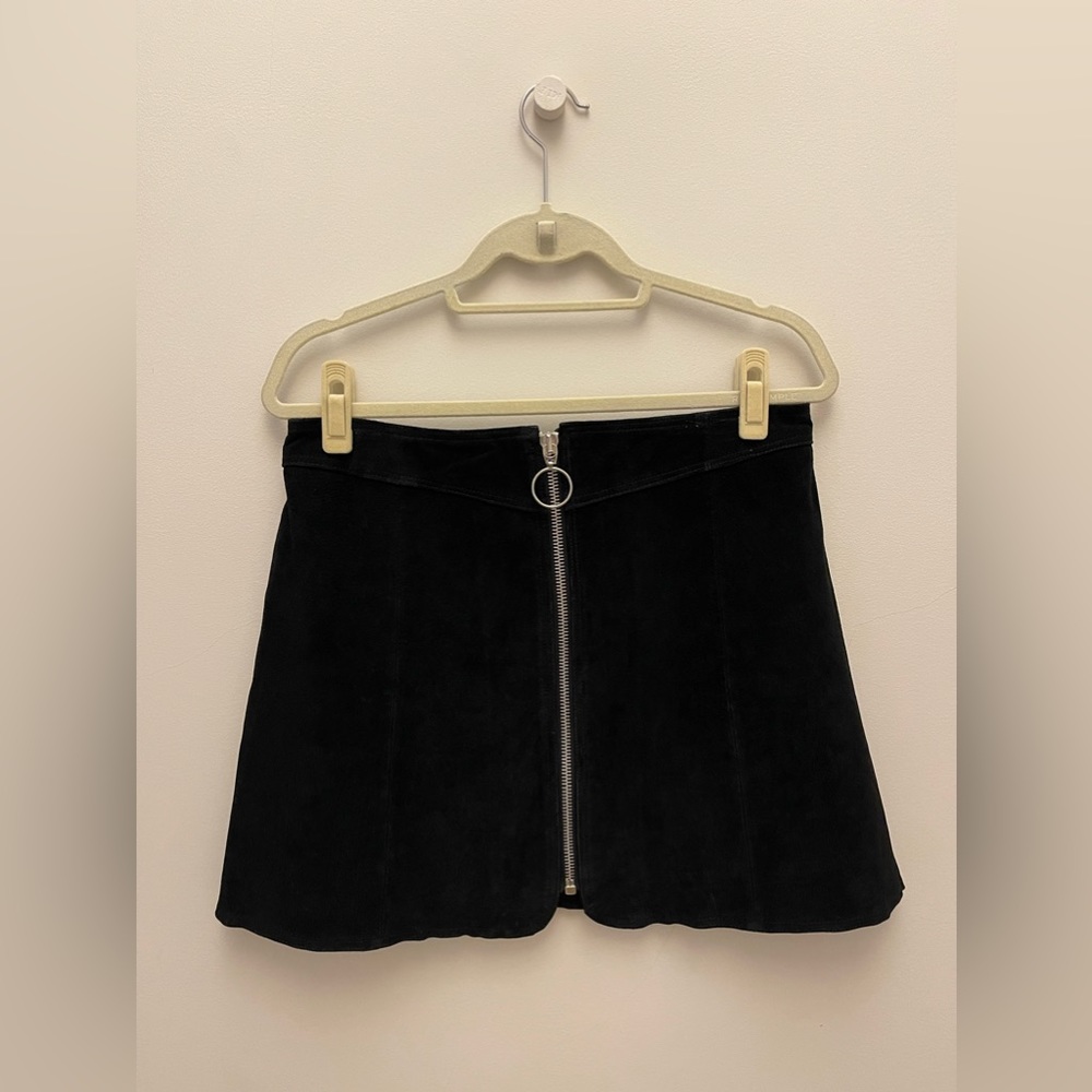 Zara Women’s Suede Skirt with Zipper, Black, Large